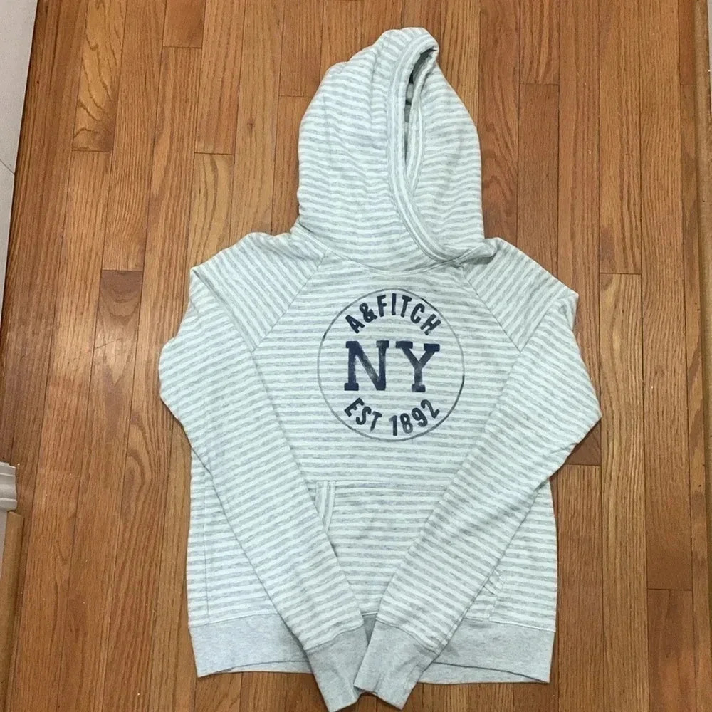 Women’s Abercrombie & Fitch Long Sleeve Hooded Sweatshirt Size Medium EUC
